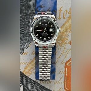 Luxury Style Automatic Stainless Steel Watch Silver Black Dial Diamonds 41mm